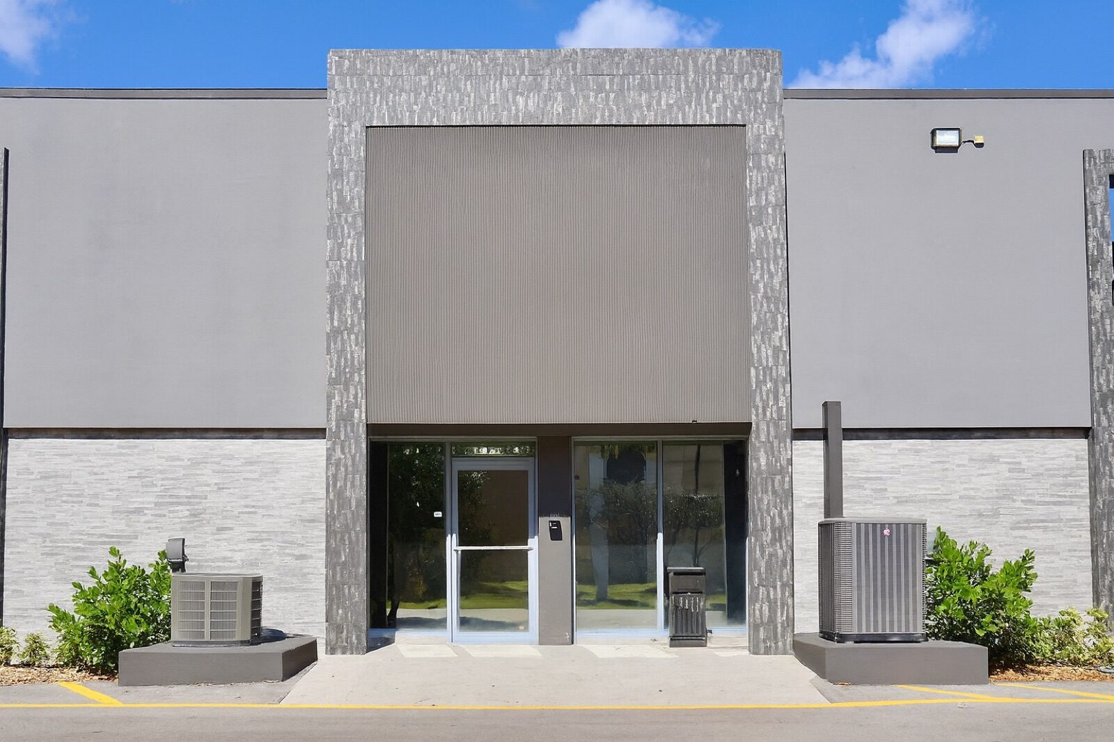Front entrance walkway at Pompano Executive Rentals